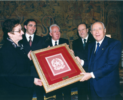 consegna del quadro in pizzo